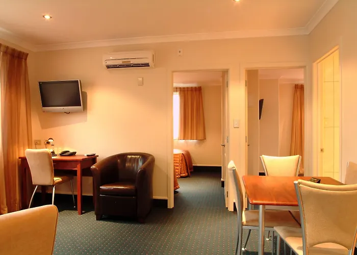 284 - Refurbished Modern 5*