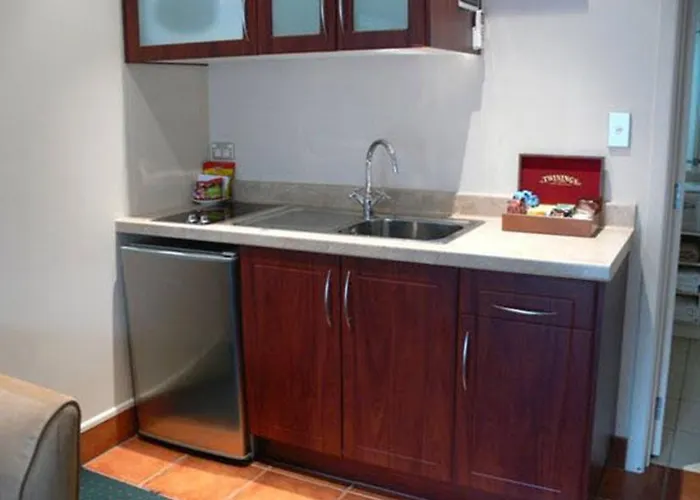 284 - Refurbished Modern Motel 5*