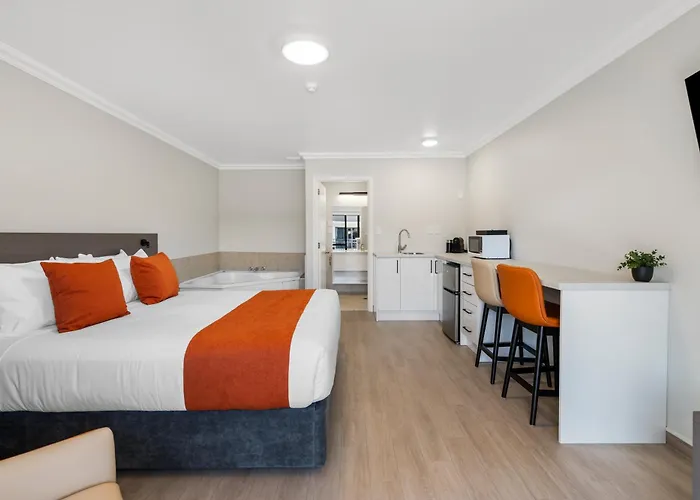 284 - Refurbished Modern Motel 5*