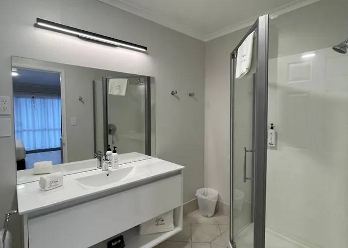 Motel 284 - Refurbished Modern 5*