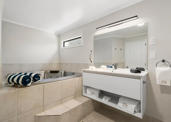 284 - Refurbished Modern Motel 5*