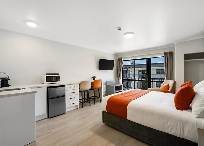 Motel 284 - Refurbished Modern 5*