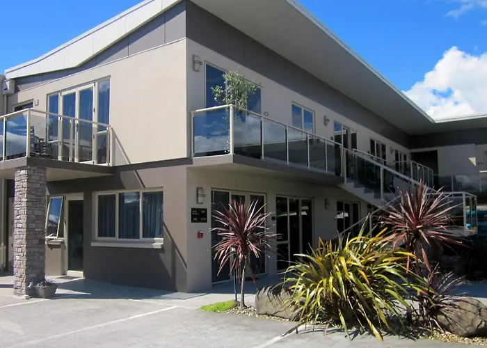 Motel 284 - Refurbished Modern