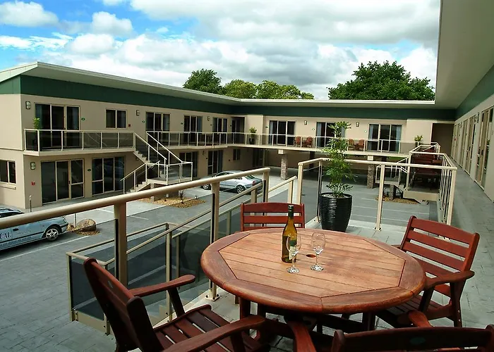 284 - Refurbished Modern 5*